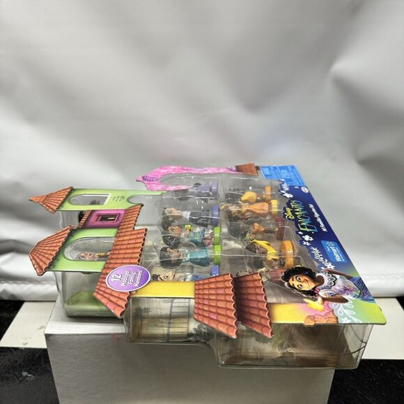 Disney Encanto Mi Familia 1.5" Figurine Set 12 Madrigal Family Toys Walmart Excl - Picture 5 of 6